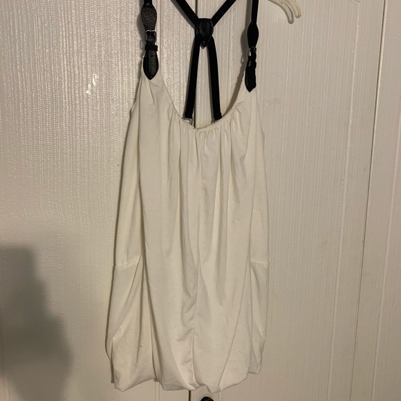 Unique top with suspenders “lookalike” straps - Picture 4 of 5